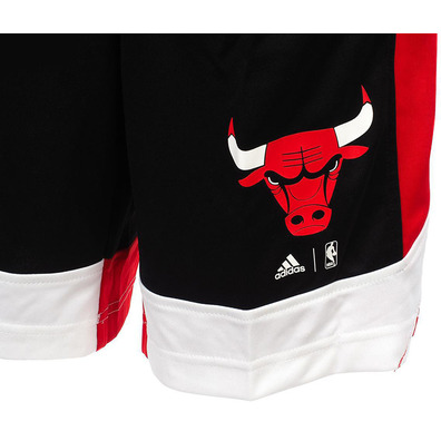 Adidas NBA Short Niño Winter Hoops Chicago Bulls (negro/black/red)