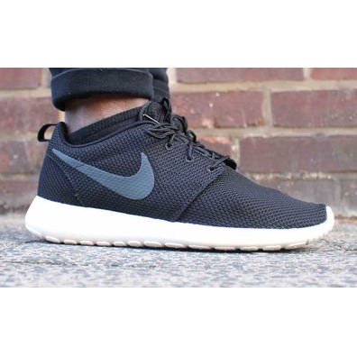 Nike Roshe One " Black Tux" (010/negro/blanco)