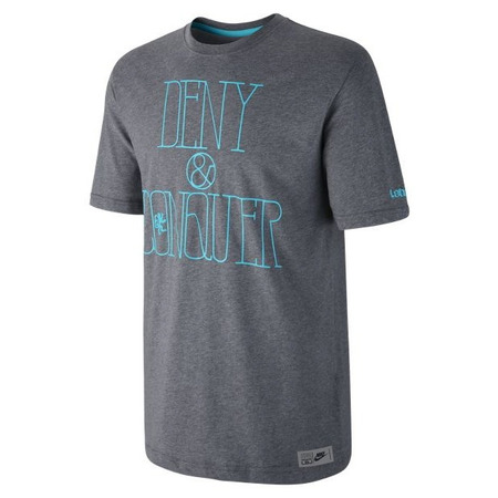 LeBron Deny & Conquer Tee (091/gris/azul)