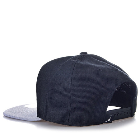 Gorra Jordan Jumpman (078/gris/negro)