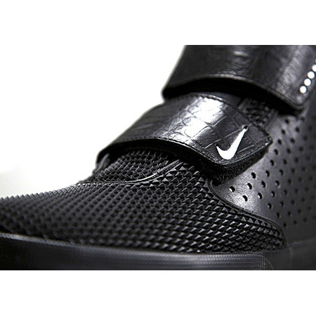 Nike Flystepper 2K3 PRM "Alligator" (001/negro/atomic red)