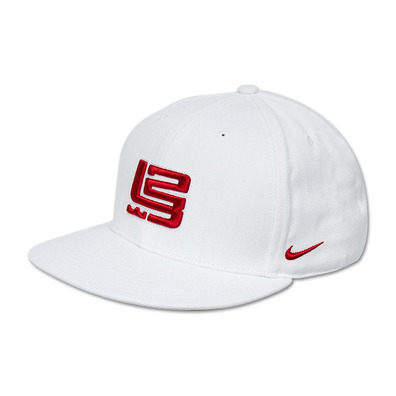 Gorra Lebron Basic Fitted LBJ (blanco)