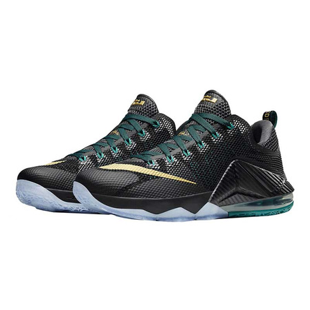 Lebron XII Low "SVSM" (070/negro/metalic gold/ radiant esmeralda)