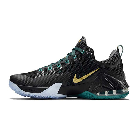 Lebron XII Low "SVSM" (070/negro/metalic gold/ radiant esmeralda)