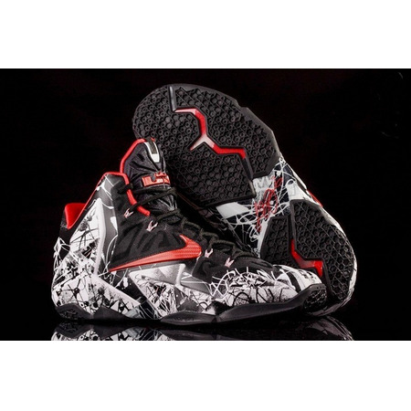 Lebron XI "Graffiti" (100/blanco/negro/rojo)